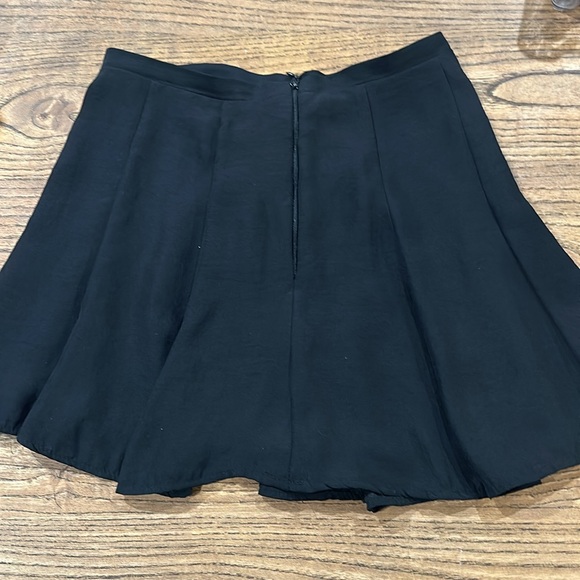Show me your Mumu flowy mini skirt black size Medium - Picture 4 of 4